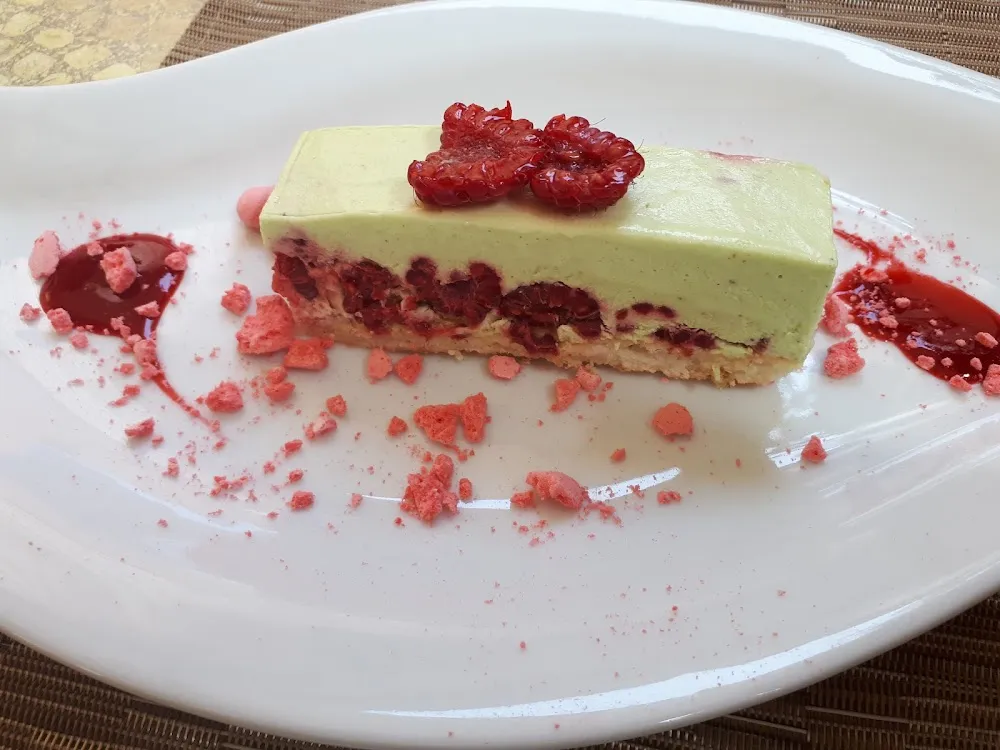 Mousse À la Pistache Framboise